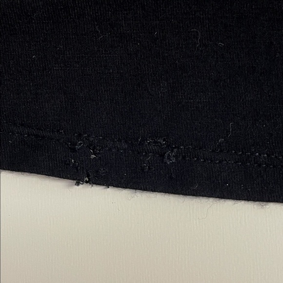 🌸3/$25 5/$35 SALE🌸 Women’s Adam Levine Black Cut Out Tunic Tee Size XS - Picture 8 of 11